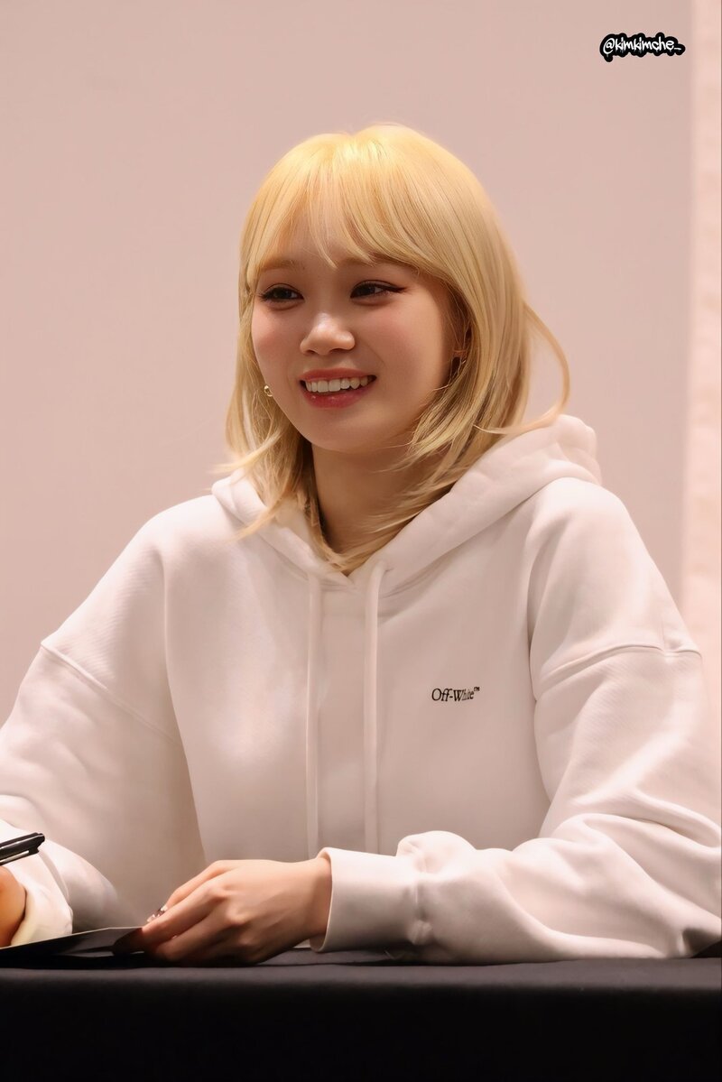 240316 CHAEWON AT FANSIGN EVENT documents 1