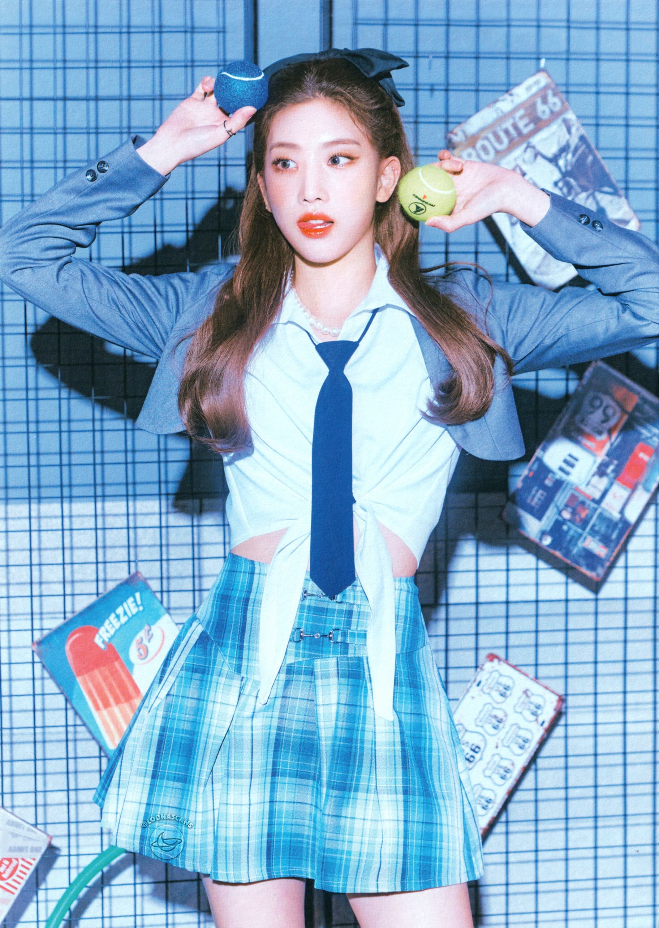 LOONA - 'LOONA CLASS OF 2022' Seasons Greetings [SCANS] | kpopping