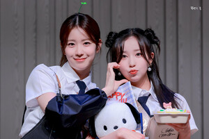 240830 WOOAH - WOOYEON & SORA at fansign event