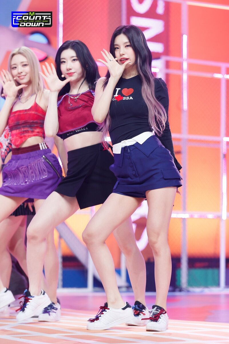 220721 ITZY Yeji - 'SNEAKERS' at M Countdown documents 1