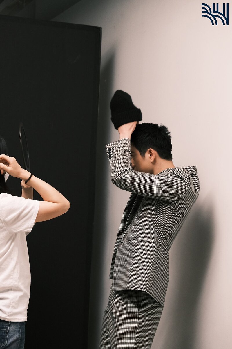 220614 BH ENT. Naver Post- JINYOUNG 'MARIE CLAIRE Korea' June Issue Photoshoot Behind-The-Scenes documents 15