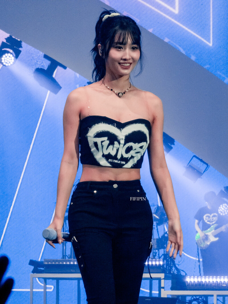 230923 TWICE Momo - ‘READY TO BE’ World Tour in Bangkok Day 1 documents 2