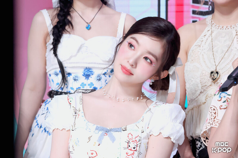 240706 Red Velvet Irene - 'Cosmic' at Music Core documents 1