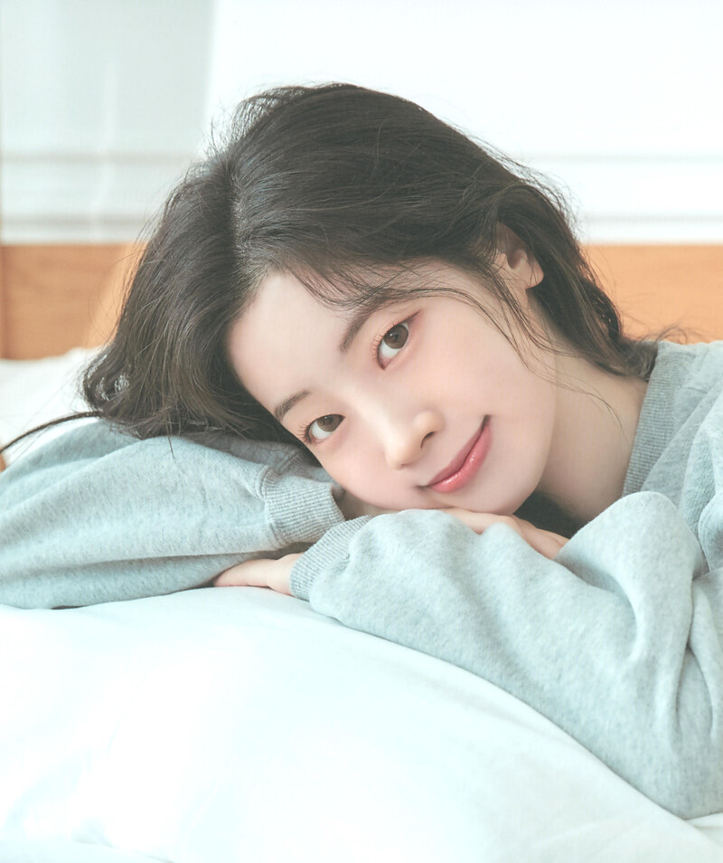 Yes, I am Dahyun Photobook (Scans) documents 28