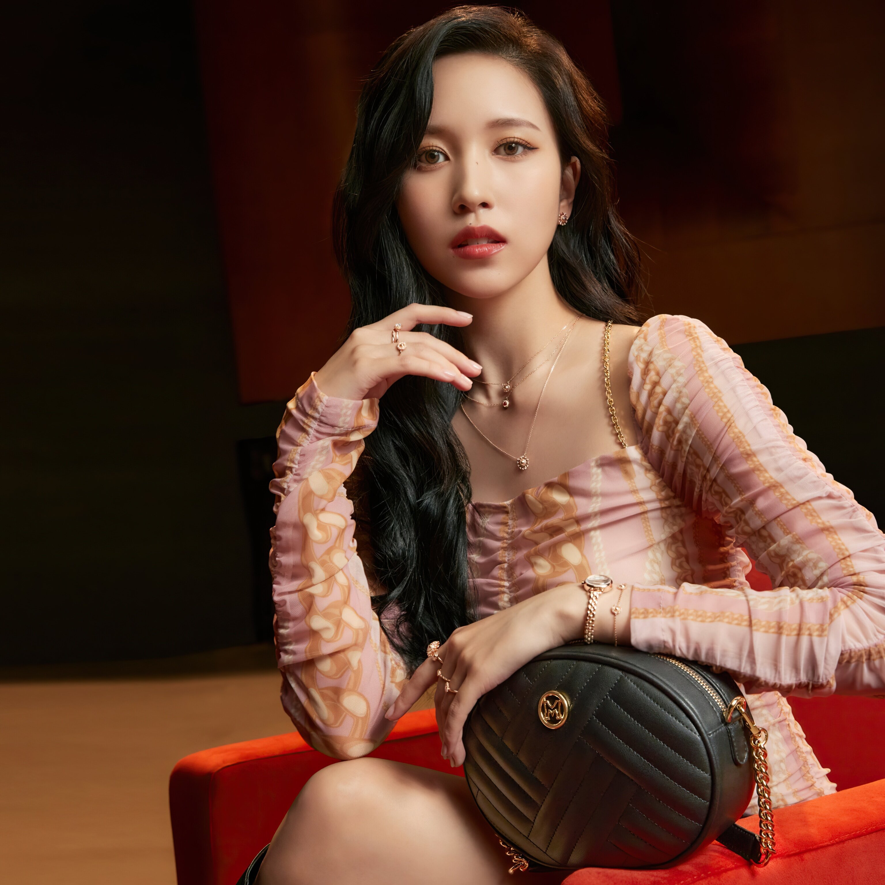 TWICE Mina for METROCITY 2022 FW 'New Tote' Collection