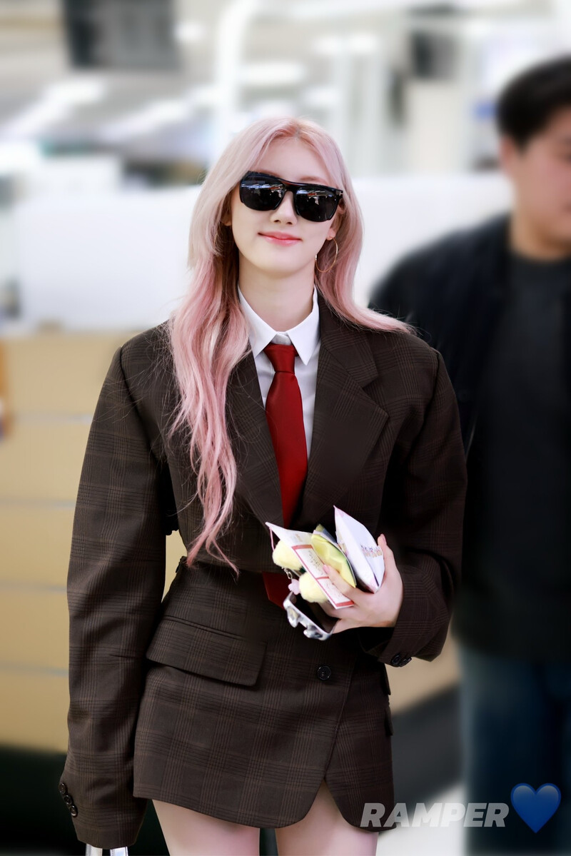 241226 BABYMONSTER Rami at Gimpo International Airport documents 9