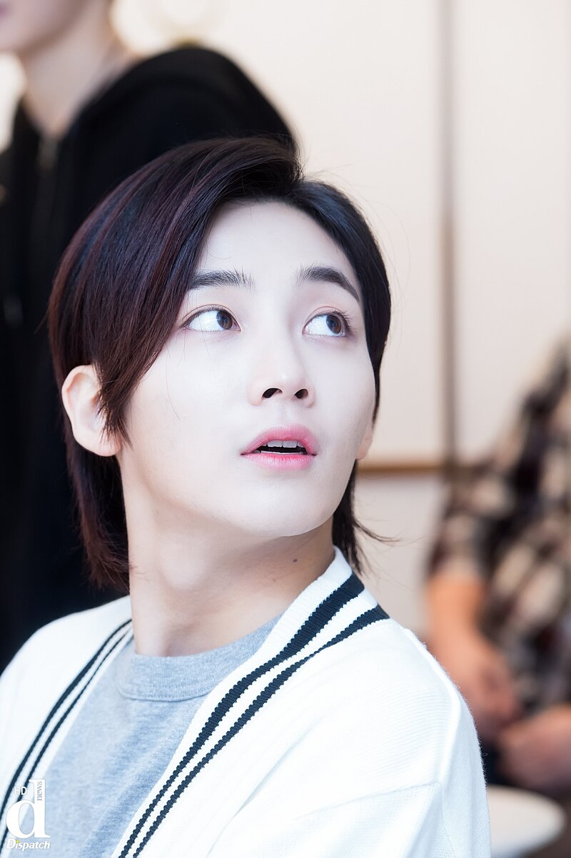 161116 SEVENTEEN for MBC Every1 'StarShow 360' preparation [Dispatch] - Jeonghan documents 3