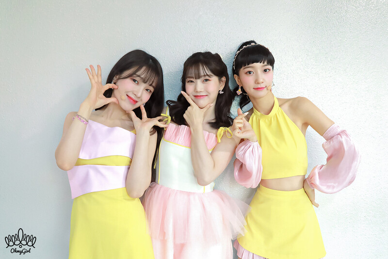 230427 OH MY GIRL Cafe Update - 8th Anniversary documents 16