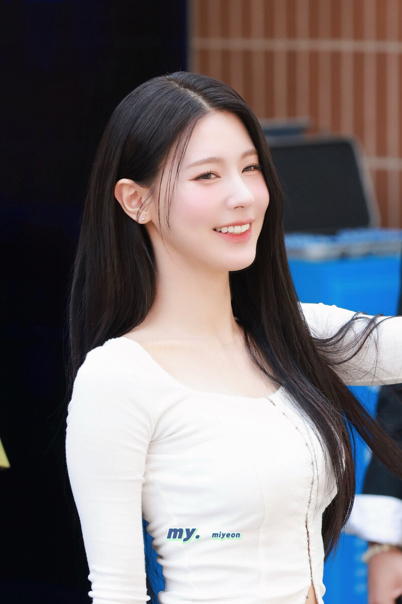 240502 (G)I-DLE Miyeon - Sunyang Soju Pop-Up Store documents 15