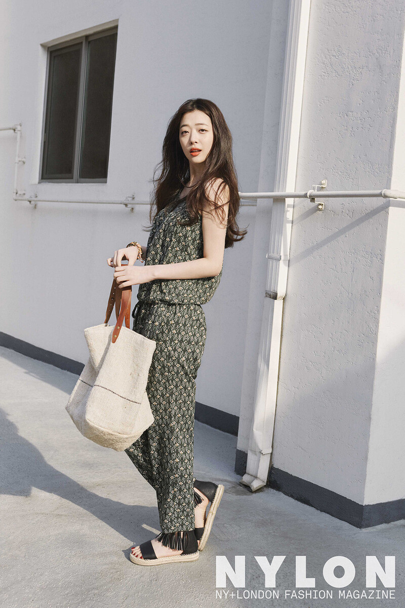 Sulli for NYLON Korea Magazine - May 2016 Issue documents 6