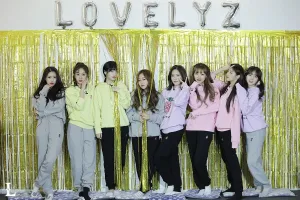 200420 Woollim Naver Update - Lovelyz "Now, At Home" behind