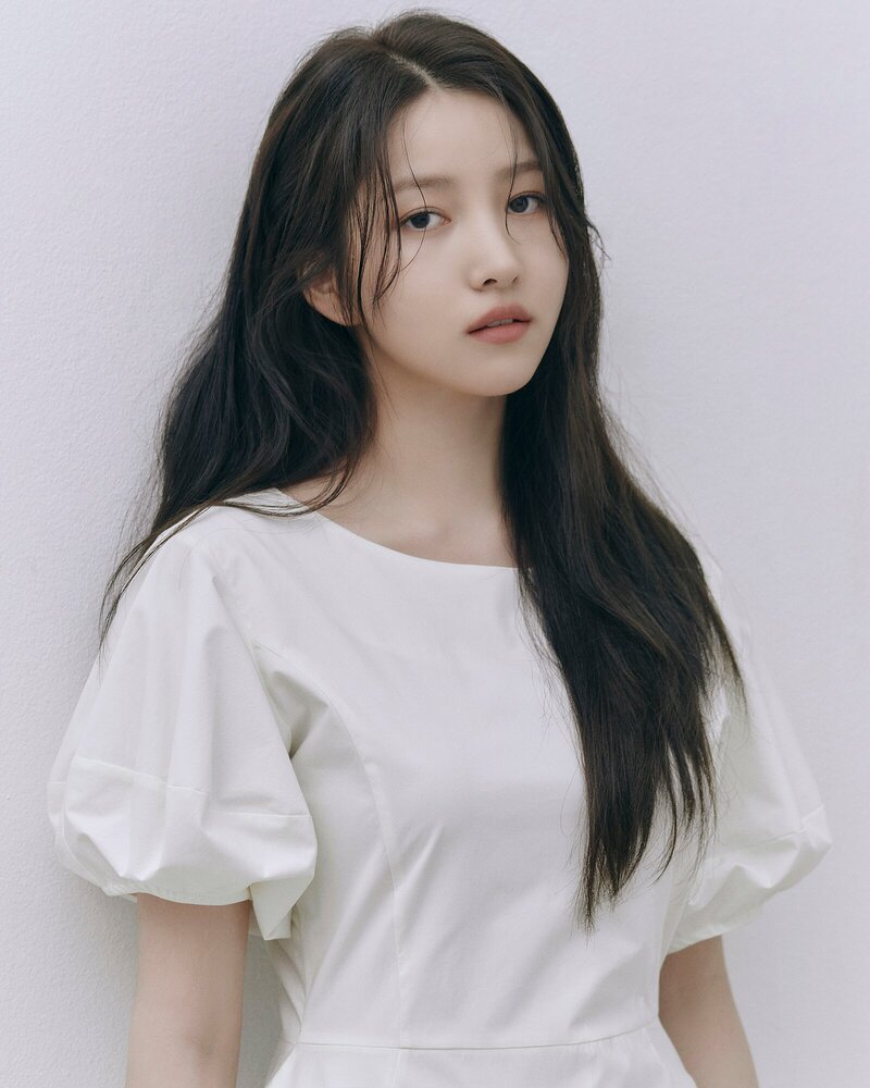 210830 IOK Naver Post - Sowon's Actress Profile Photos Behind documents 9