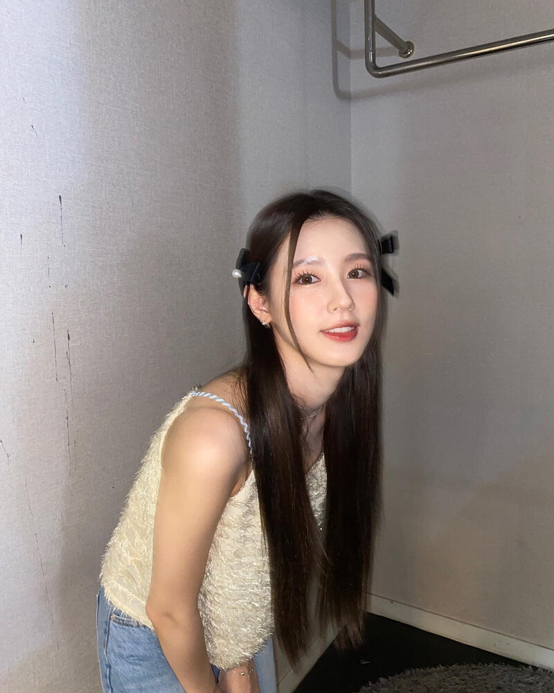 210902 (G)I-DLE Miyeon SNS Update documents 18
