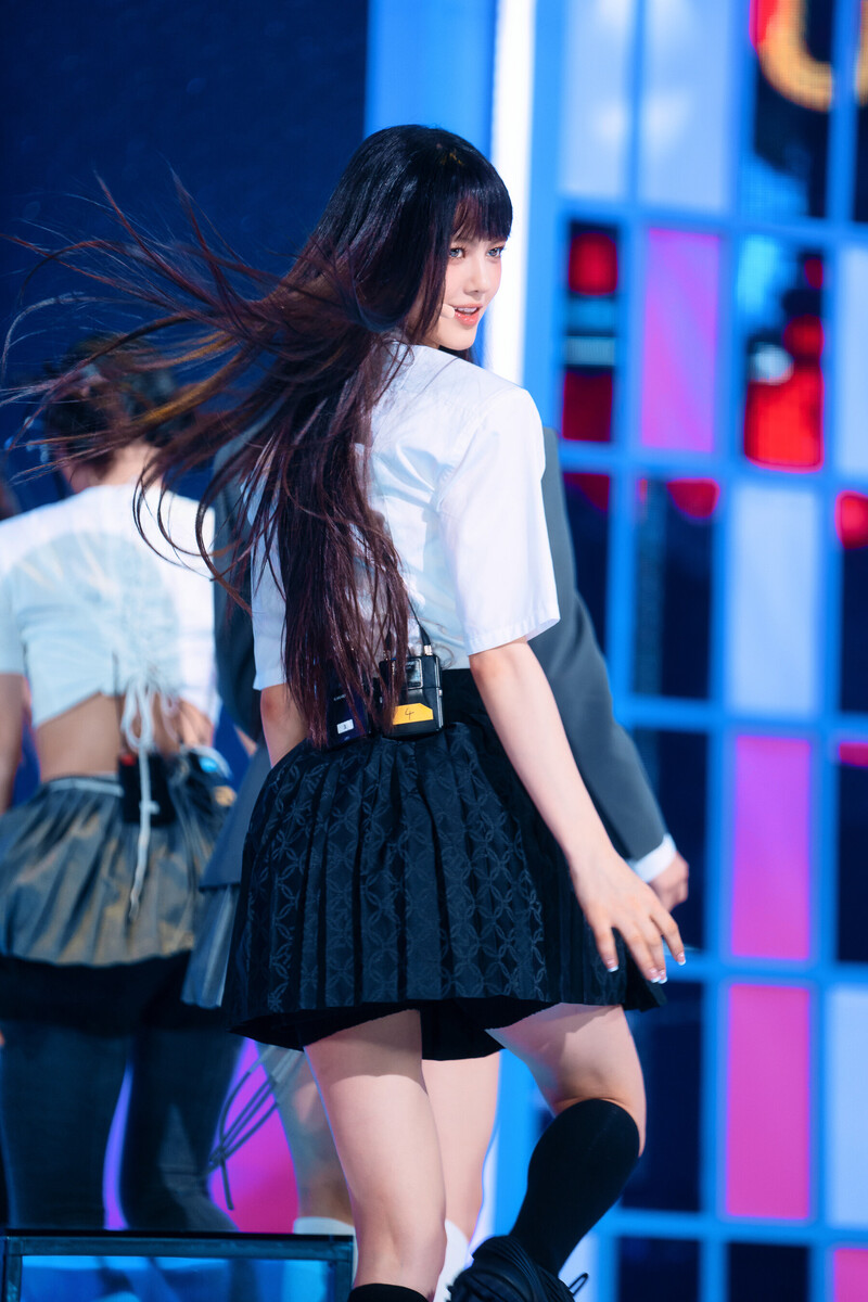 220807 NewJeans Danielle 'Cookie' at Inkigayo documents 23