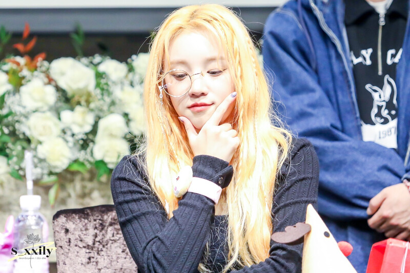 221124 (G)I-DLE Yuqi - Fansign documents 10