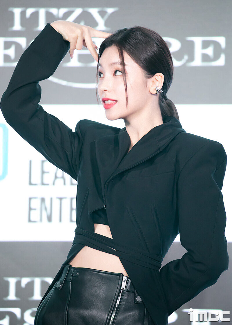 221125 ITZY Yeji 6th Mini Album 'CHESHIRE' Media Showcase documents 16