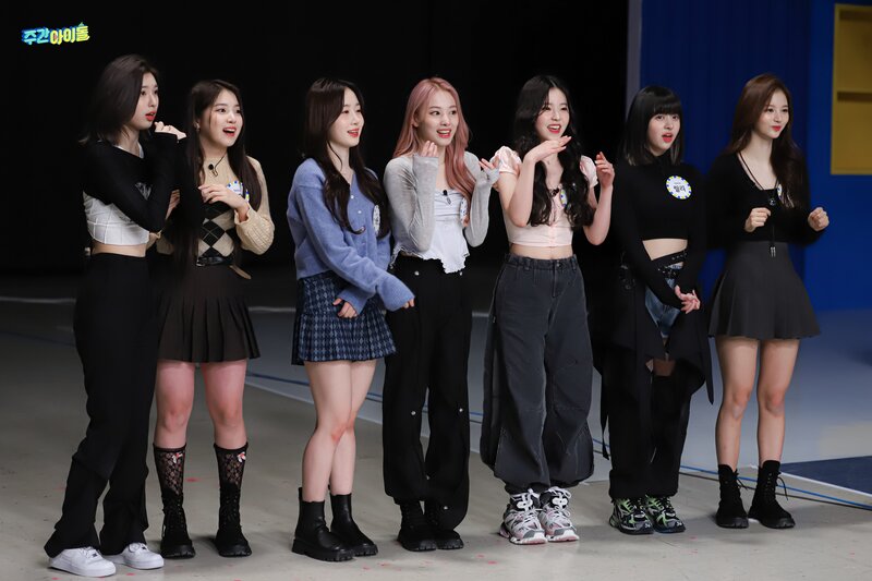 220222 MBC Naver Post - NMIXX at Weekly Idol documents 4
