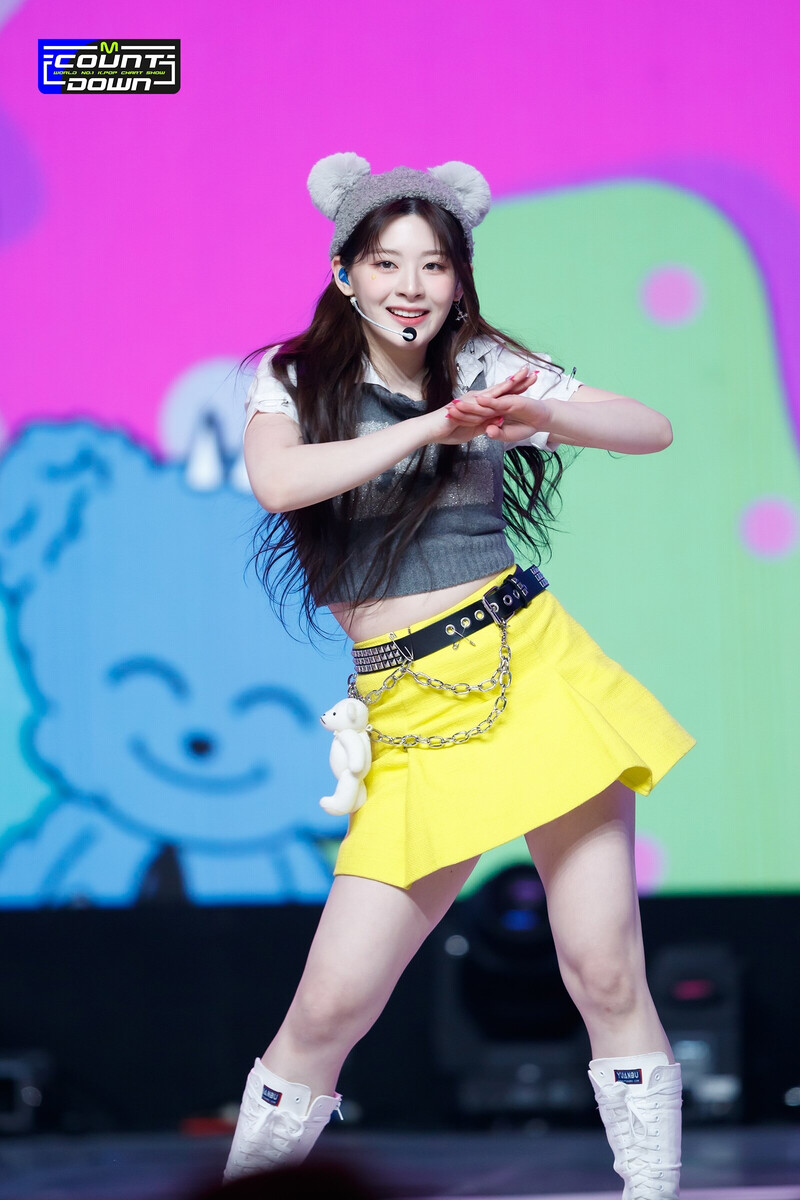 230302 STAYC Seeun 'Teddy Bear' at M Countdown documents 5