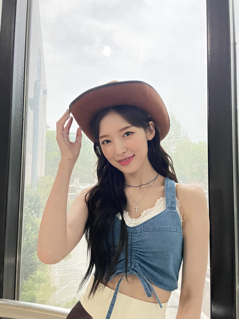 210423 OH MY GIRL SNS Update - Arin documents 10