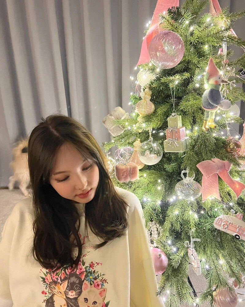 211221 TWICE Instagram Update - Nayeon documents 6