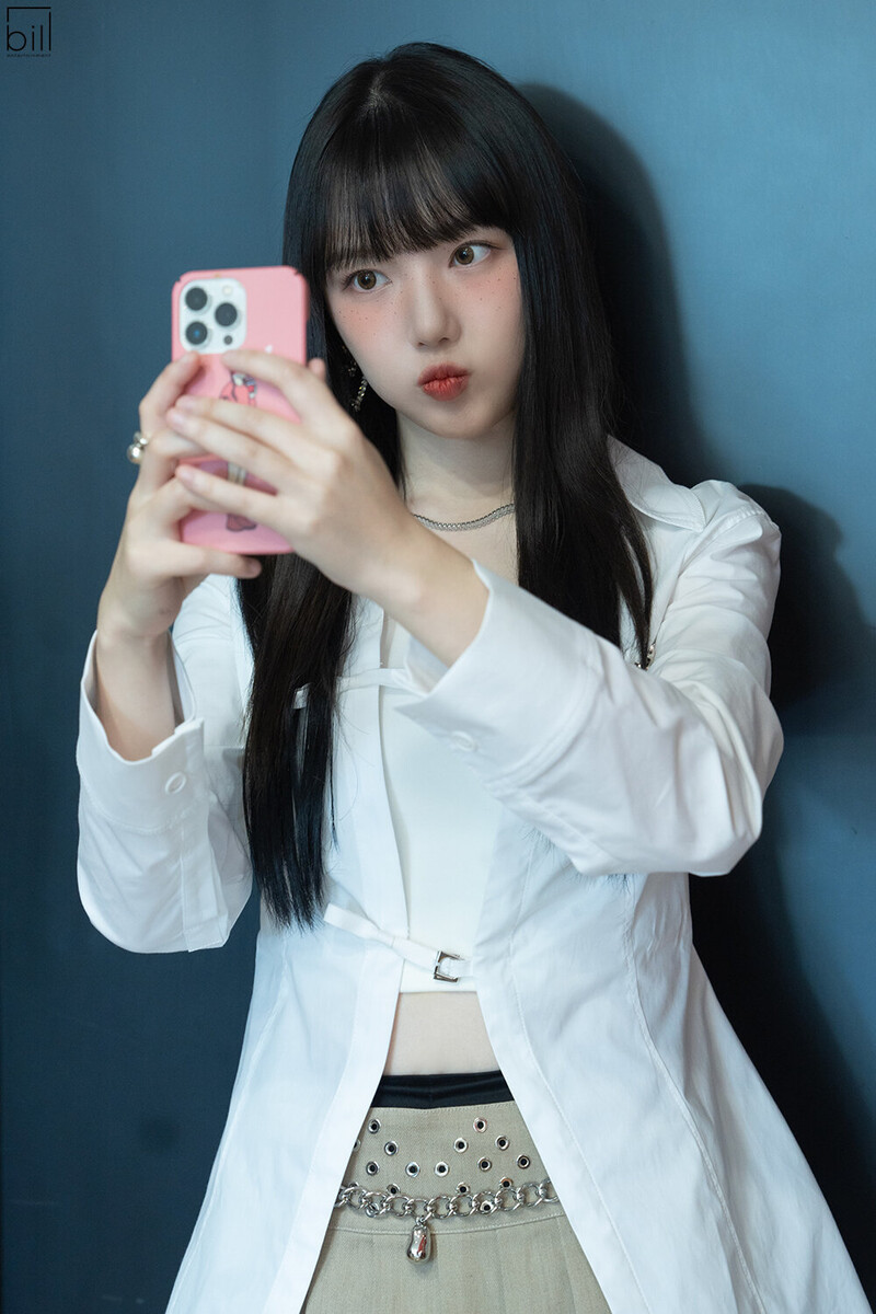 230920 Bill Entertainment Naver Post - YERIN 'Bambambam' Music show promotions behind documents 16