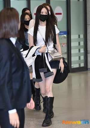 241001 izna Bang Jeemin at Incheon International Airport