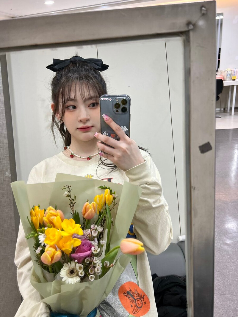 230525 STAYC Twitter Update - Seeun documents 4