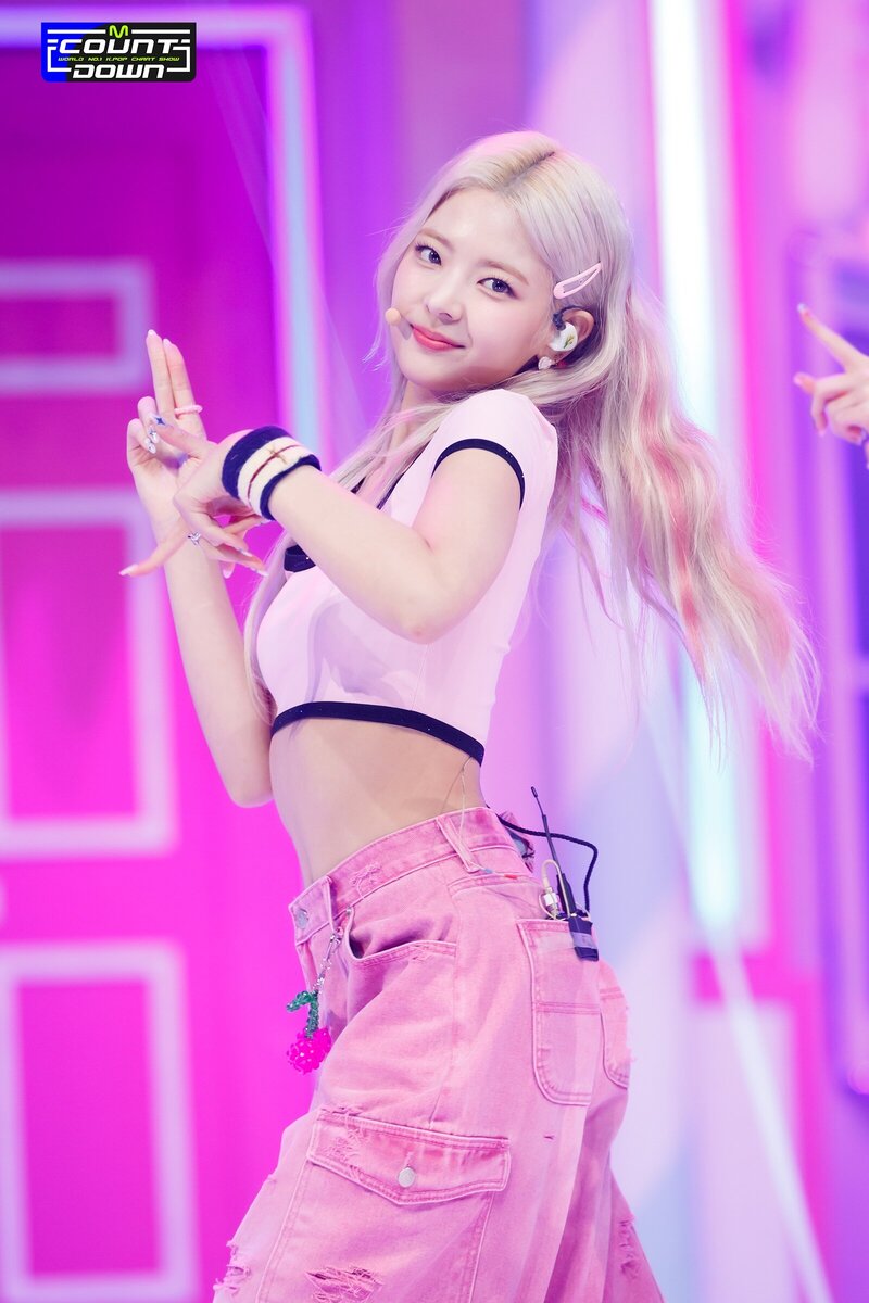 230803 - ITZY 'CAKE' at M COUNTDOWN documents 19