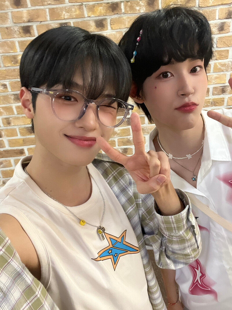 230809 NINE.i Twitter Update - Seowon with MIRAE Dongpyo | kpopping