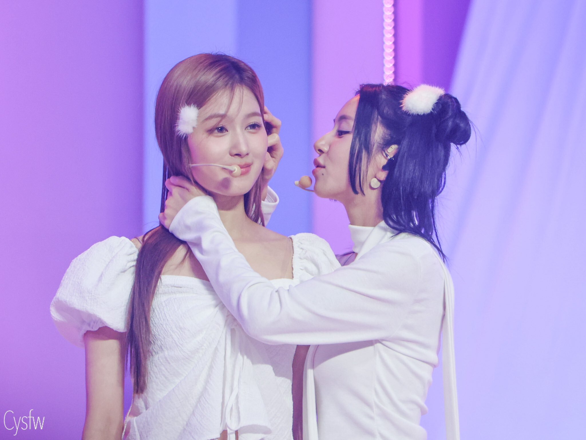 https://kpopping.com/documents/b3/5/231021-Sana-Chaeyoung-Fan-Meeting-Once-Again-documents-1.jpeg?v=32813