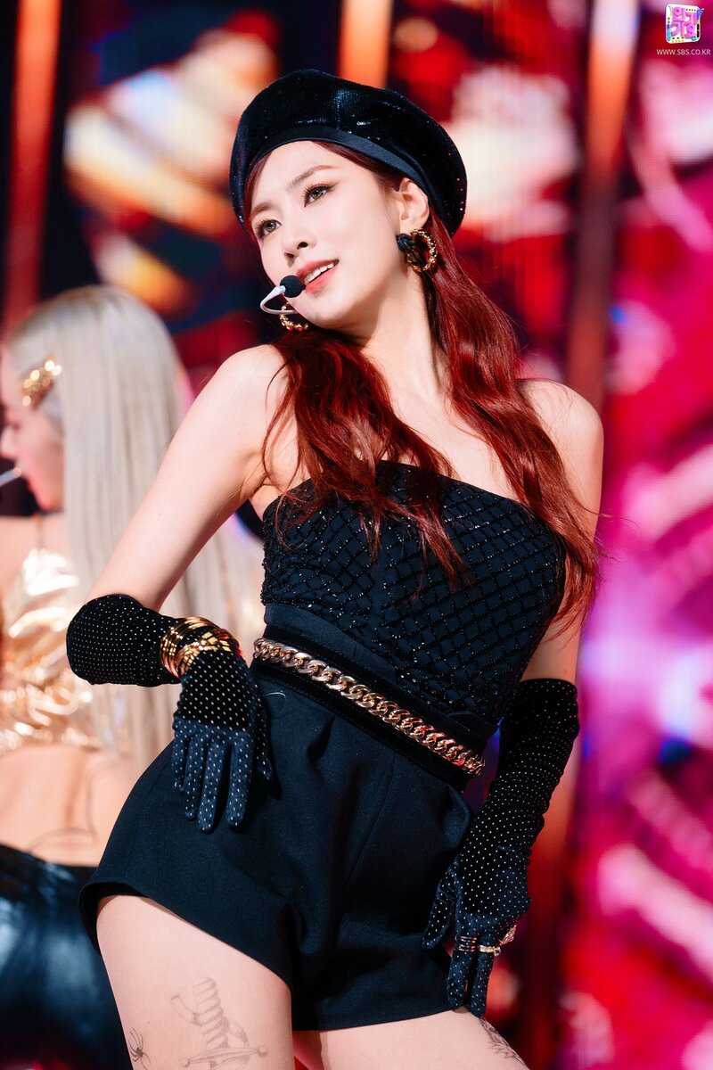 220227 Apink Hayoung - 'Dilemma' at Inkigayo documents 1