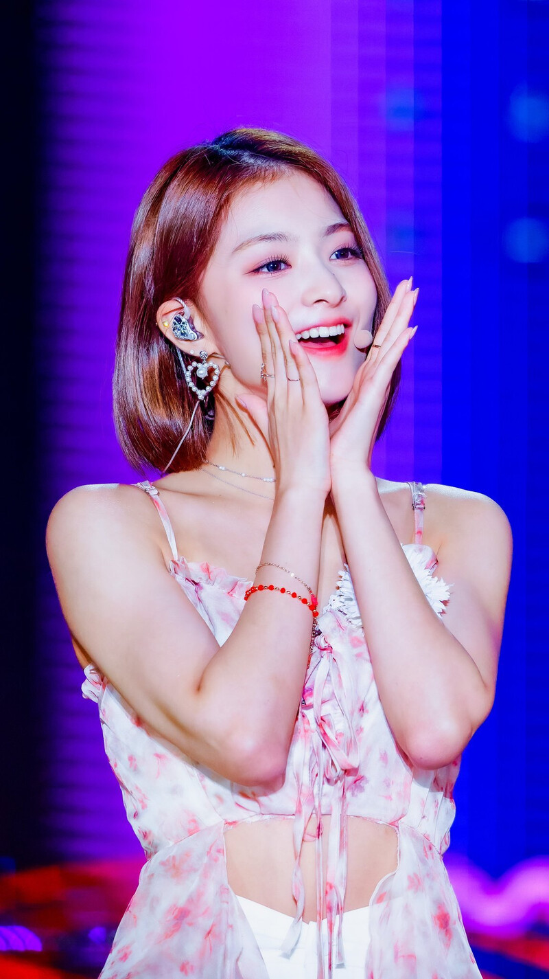 220809 fromis_9 Nagyung - KBS Open Concert in Ulsan documents 2