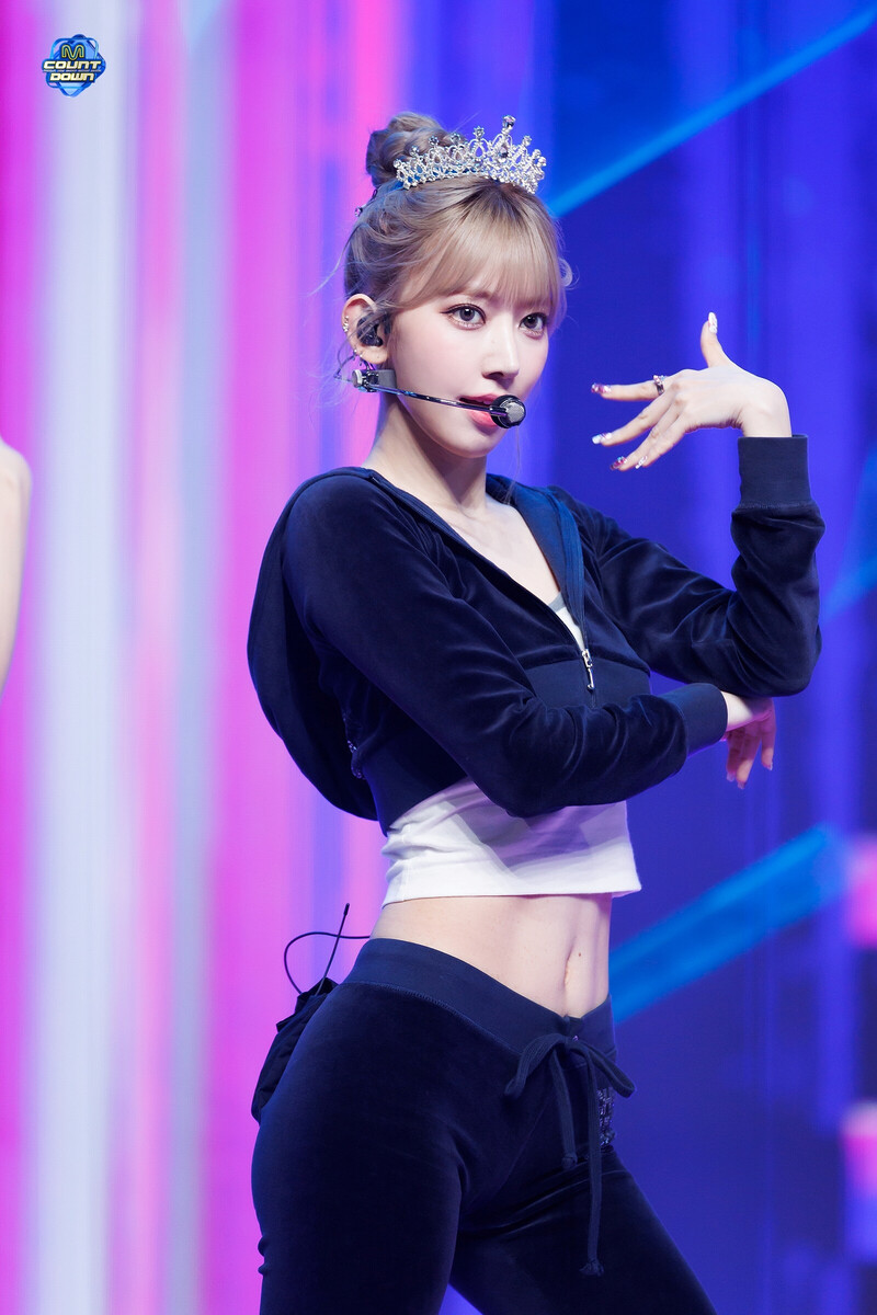 240912 LE SSERAFIM Sakura - 'CRAZY' at M COUNTDOWN documents 6