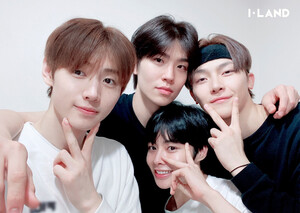 200812 BEHIND PHOTO  I-LAND Random Unit Selfie | SUNGHOON, SEON, HANBIN, NICHOLAS