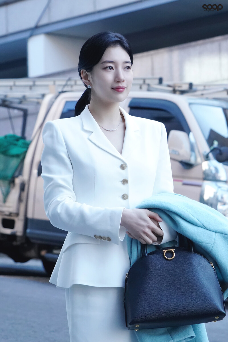 220706 SOOP Naver post - Bae Suzy - 'Anna' Behind the Scenes documents 22