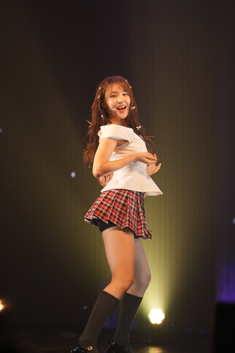 241112 WOOAH Nana - at "WOOAH Japan 2nd Concert 'WOOAH-LAND AGAIN' in Tokyo, Japan" documents 28