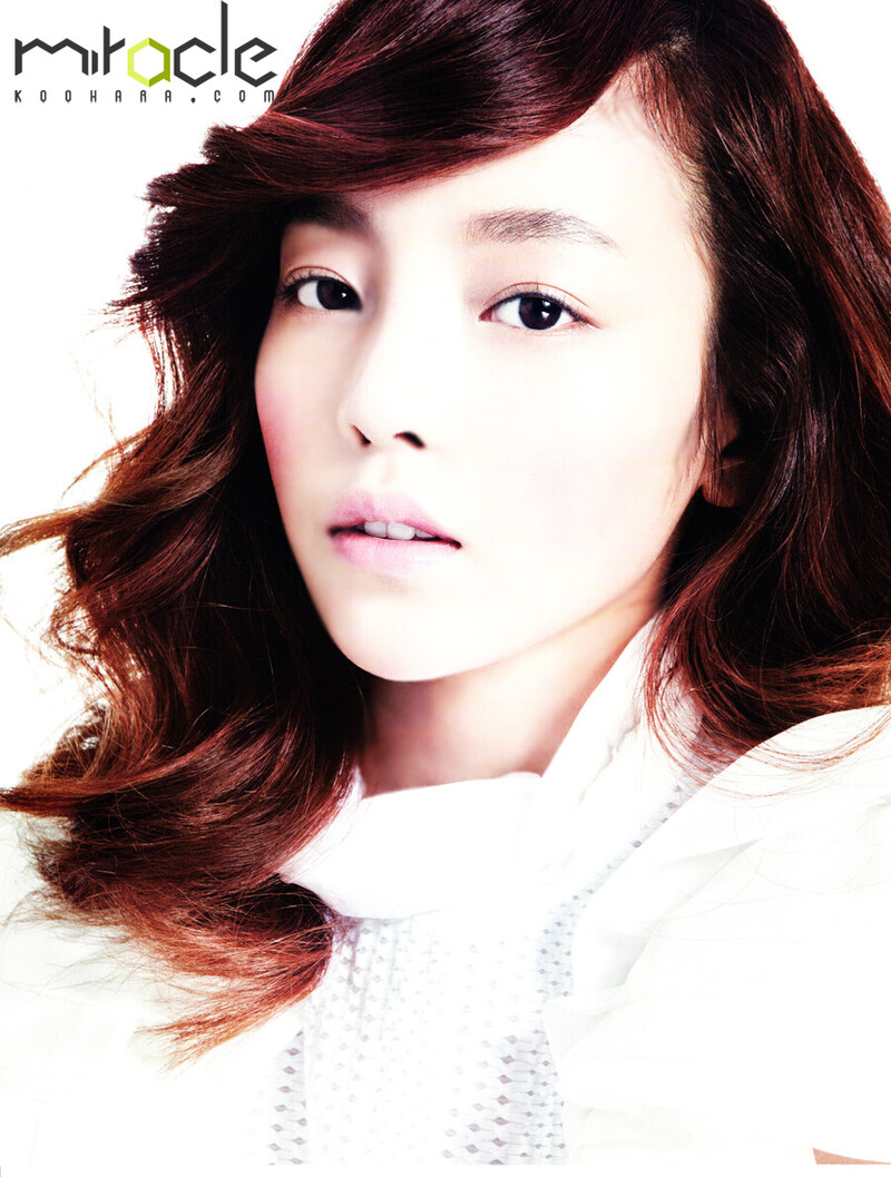 Goo Hara for VOGUE Girl Korea - April  2013 Issue [SCANS] documents 4