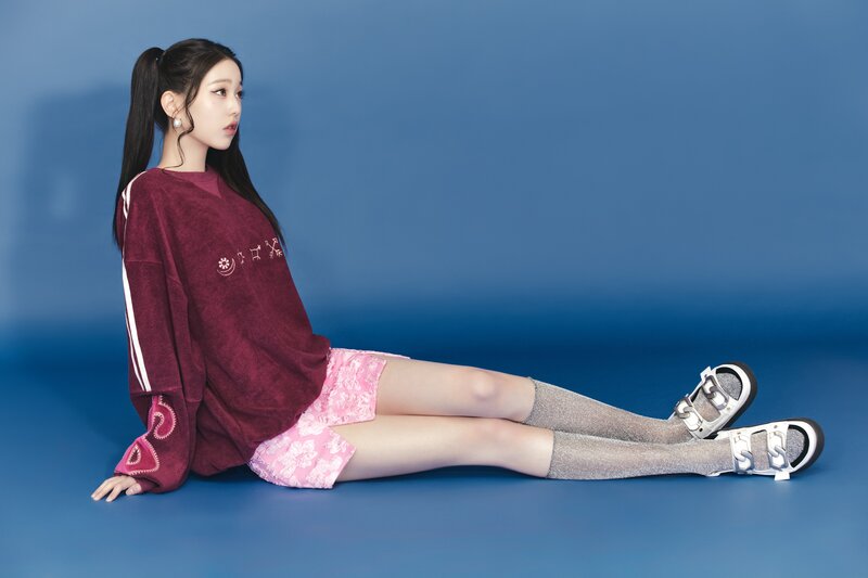 IVE Wonyoung for Suecomma Bonnie 2023 SS Collection 'WANNABE' documents 12