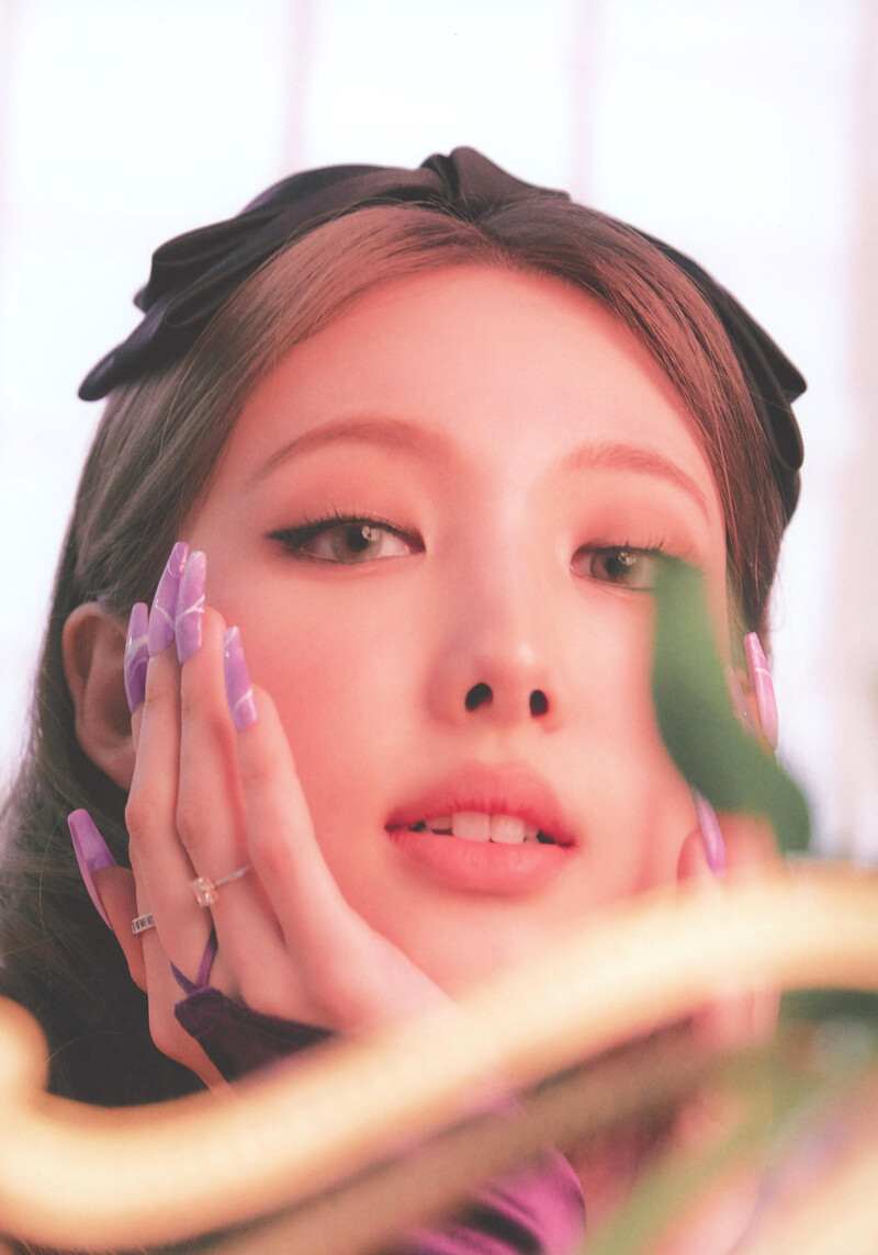 TWICE Nayeon - 1st Mini Album 'IM NAYEON' Photobook Scans documents 12