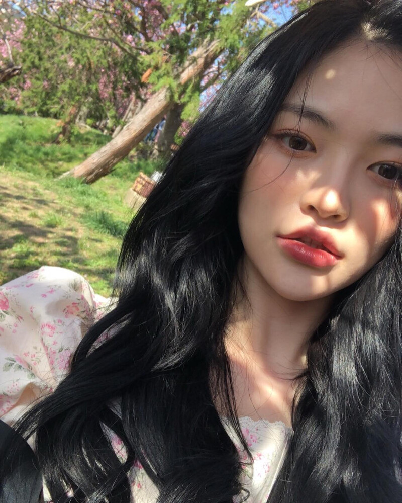 210410 DIA Somyi Instagram Update documents 2