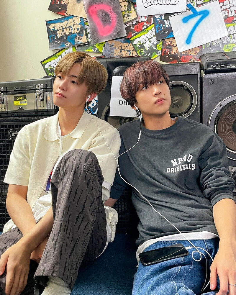 220512 NCT Dream Instagram Update - Jaemin and Haechan documents 2