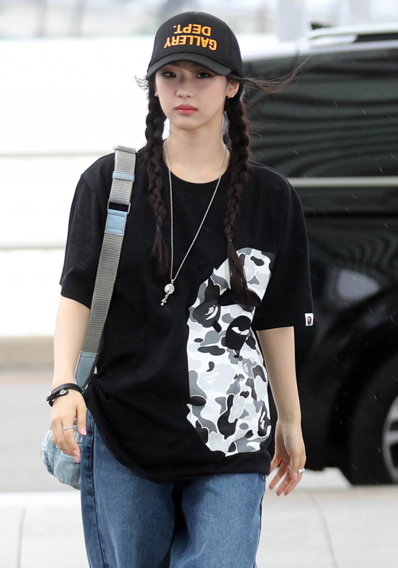 240622 BABYMONSTER Ruka at Incheon International Airport documents 5