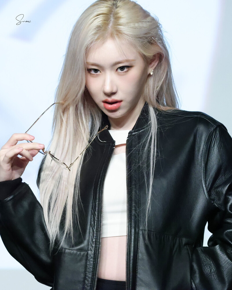 241108 ITZY Chaeryeong - Makestar Fansign & Music Bank Commute documents 2