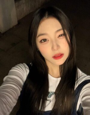 240207 tripleS Instagram & Twitter Update - Xinyu