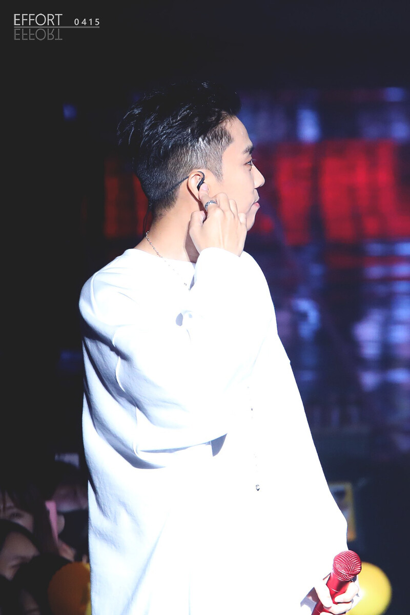 180310 Eun Jiwon at 1THE LAND Concert documents 9