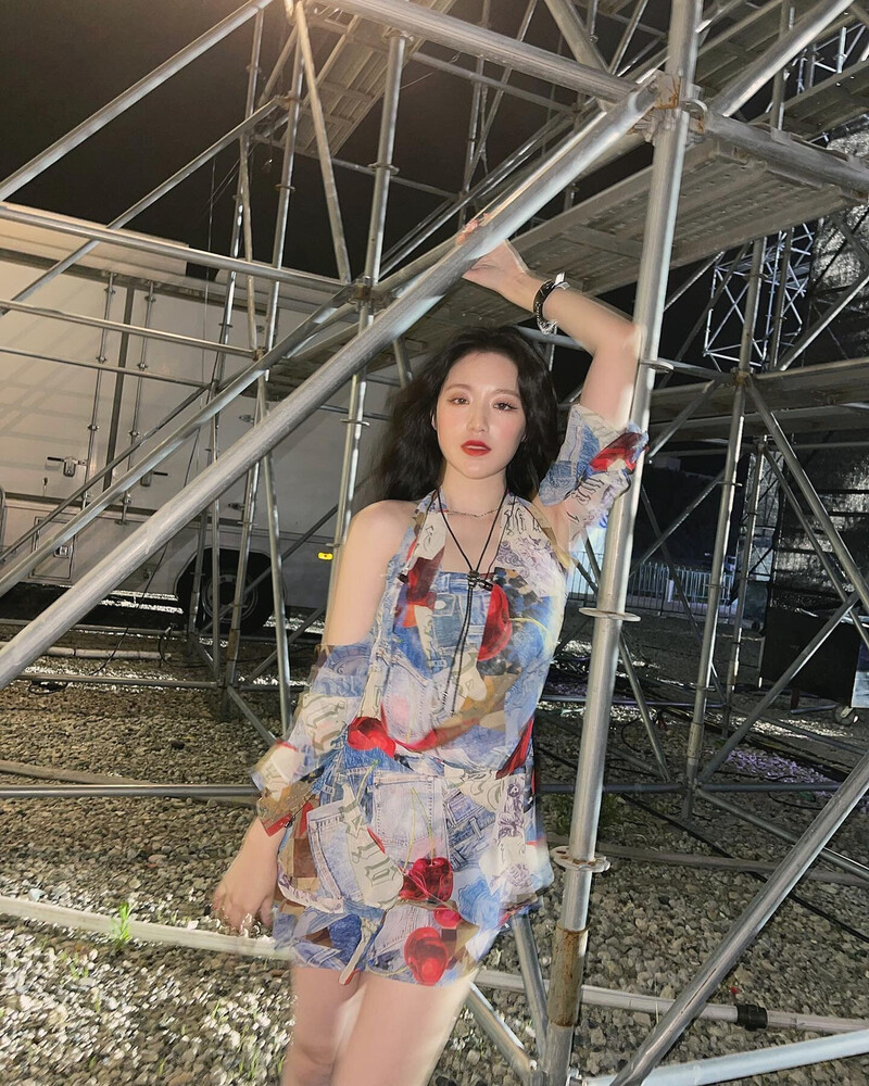 220716 (G)I-DLE Shuhua Instagram Update documents 10