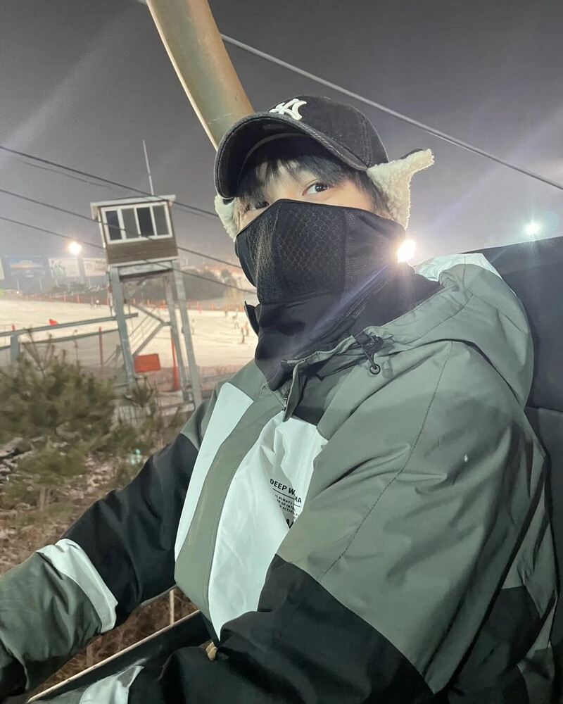 230220 Monsta X Minhyuk Instagram Update documents 4