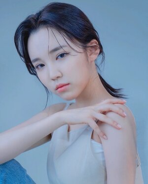 Kim Min Ji Profile Photos