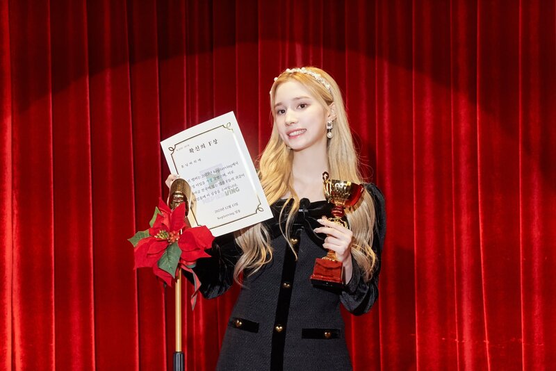 231229 WakeOne Naver Update - Bahiyyih - Kep1erving My Own Santa & Kep1erving Awards [Behind the Scenes] documents 1