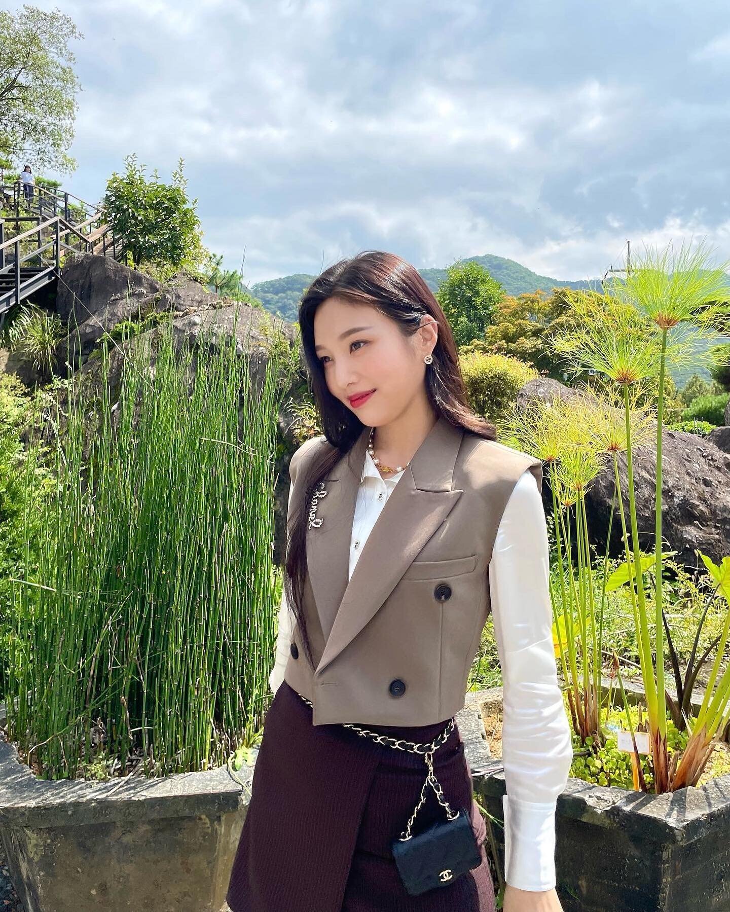 December 28, 2021 Red Velvet Joy Instagram Update | Kpopping